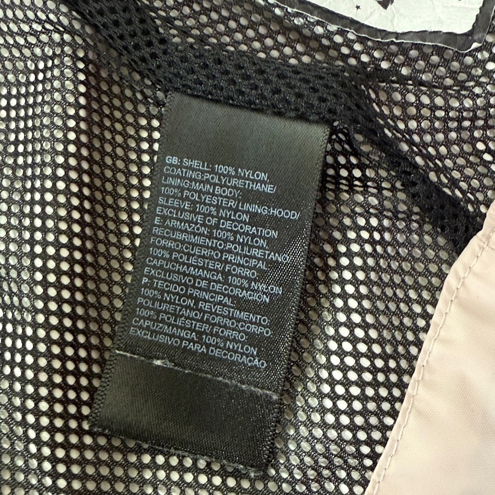 The North Face Light Pink and Black Jacket - Picture 6 of 11